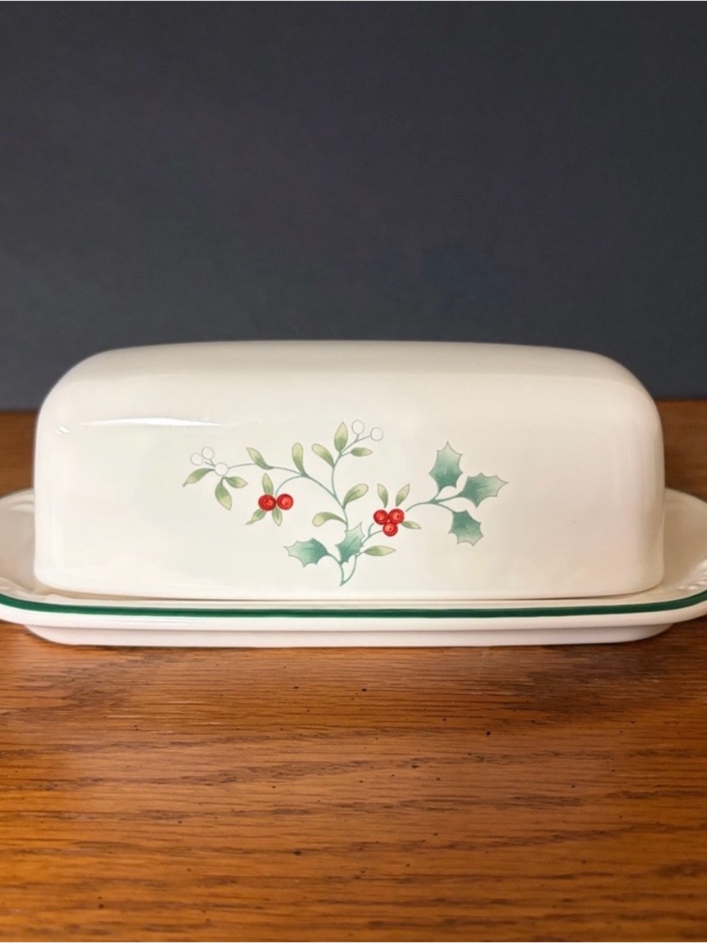 Pfaltzgraff Winterberry Ceramic Butter Dish in Cream, Green & Red